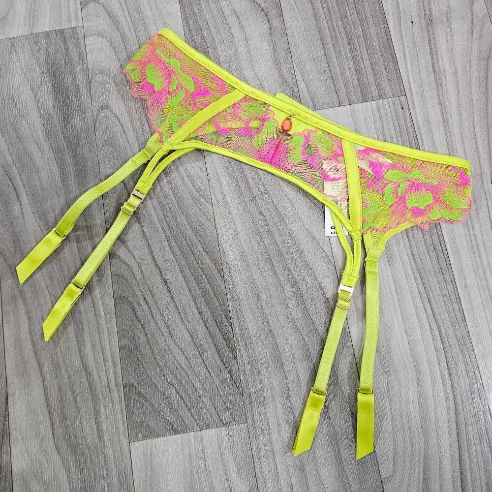NWT Ann Summers Luminescent Embroidered Lime Garter Belt Suspender Size S